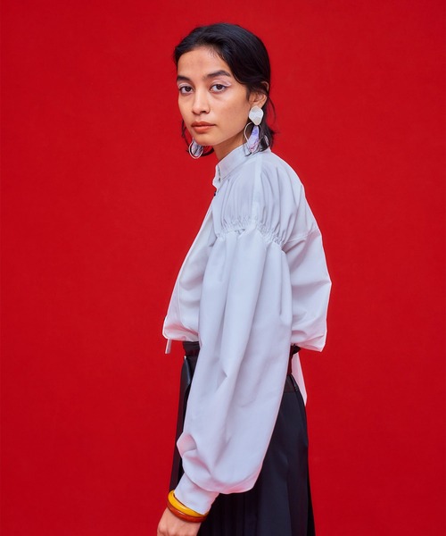 UNITED TOKYO（ユナイテッドトウキョウ）の「エアドライボリュームブラウス（シャツ/ブラウス・レディース・ブラック/オフホワイト・FREE）」の11枚目の写真