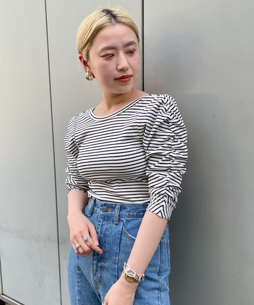 UNSPARE（アンスペア）の「【UNSPARE/アンスペア】パット付袖ギャザーT/WEB・一部店舗限定（Tシャツ/カットソー・レディース・ブラック/アイボリー/ブラック系その他/ホワイト・FREE）」の19枚目の写真