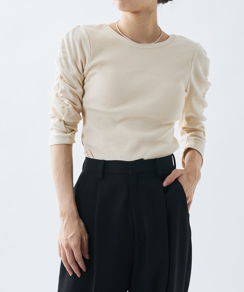 UNSPARE（アンスペア）の「【UNSPARE/アンスペア】パット付袖ギャザーT/WEB・一部店舗限定（Tシャツ/カットソー・レディース・ブラック/アイボリー/ブラック系その他/ホワイト・FREE）」の12枚目の写真