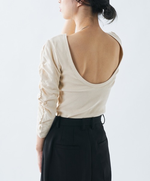 UNSPARE（アンスペア）の「【UNSPARE/アンスペア】パット付袖ギャザーT/WEB・一部店舗限定（Tシャツ/カットソー・レディース・ブラック/アイボリー/ブラック系その他/ホワイト・FREE）」の8枚目の写真