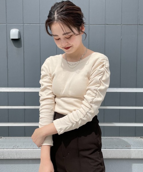 UNSPARE（アンスペア）の「【UNSPARE/アンスペア】パット付袖ギャザーT/WEB・一部店舗限定（Tシャツ/カットソー・レディース・ブラック/アイボリー/ブラック系その他/ホワイト・FREE）」の6枚目の写真