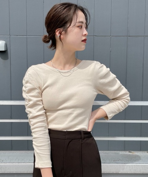 UNSPARE（アンスペア）の「【UNSPARE/アンスペア】パット付袖ギャザーT/WEB・一部店舗限定（Tシャツ/カットソー・レディース・ブラック/アイボリー/ブラック系その他/ホワイト・FREE）」の7枚目の写真