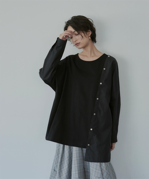 miette（ミエット）の「異素材MIXﾎﾞﾀﾝﾃﾞｻﾞｲﾝﾄｯﾌﾟｽ（Tシャツ/カットソー・レディース・ブラック/オフホワイト/ブルー・FREE）」の5枚目の写真