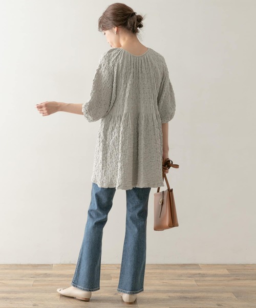 F by ROSSO（エフバイロッソ）の「F by ROSSO　ふくれギャザーカットチュニック（チュニック・レディース・オフホワイト/ライトグレー/ネイビー・FREE）」の12枚目の写真