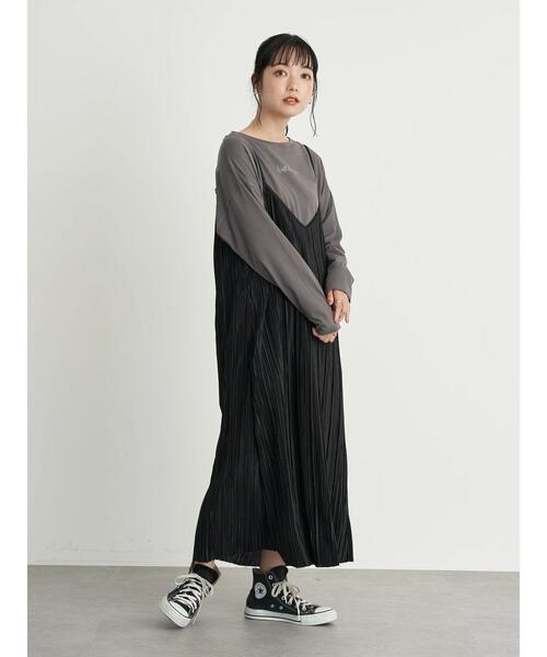 earth music&ecology（アースミュージックアンドエコロジー）の「シャイニーカットプリーツレイヤードキャミワンピース ＊（ワンピース・レディース・ライトベージュ/グリーン/ブラック・FREE）」の5枚目の写真