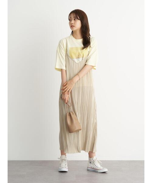 earth music&ecology（アースミュージックアンドエコロジー）の「シャイニーカットプリーツレイヤードキャミワンピース ＊（ワンピース・レディース・ライトベージュ/グリーン/ブラック・FREE）」の10枚目の写真