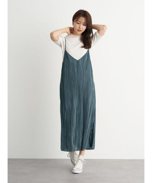 earth music&ecology（アースミュージックアンドエコロジー）の「シャイニーカットプリーツレイヤードキャミワンピース ＊（ワンピース・レディース・ライトベージュ/グリーン/ブラック・FREE）」の11枚目の写真