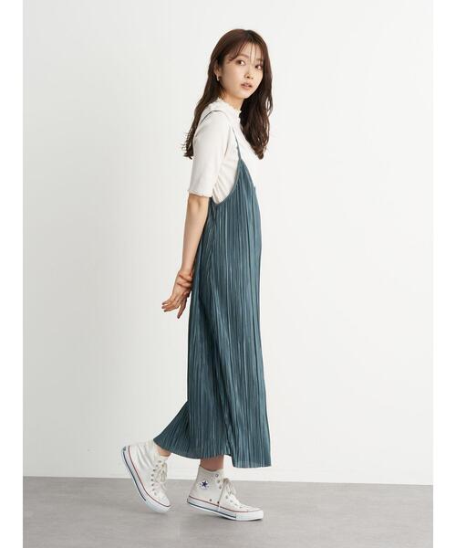 earth music&ecology（アースミュージックアンドエコロジー）の「シャイニーカットプリーツレイヤードキャミワンピース ＊（ワンピース・レディース・ライトベージュ/グリーン/ブラック・FREE）」の13枚目の写真
