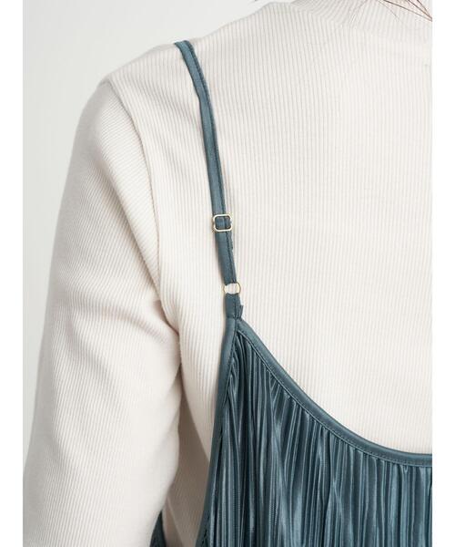 earth music&ecology（アースミュージックアンドエコロジー）の「シャイニーカットプリーツレイヤードキャミワンピース ＊（ワンピース・レディース・ライトベージュ/グリーン/ブラック・FREE）」の17枚目の写真