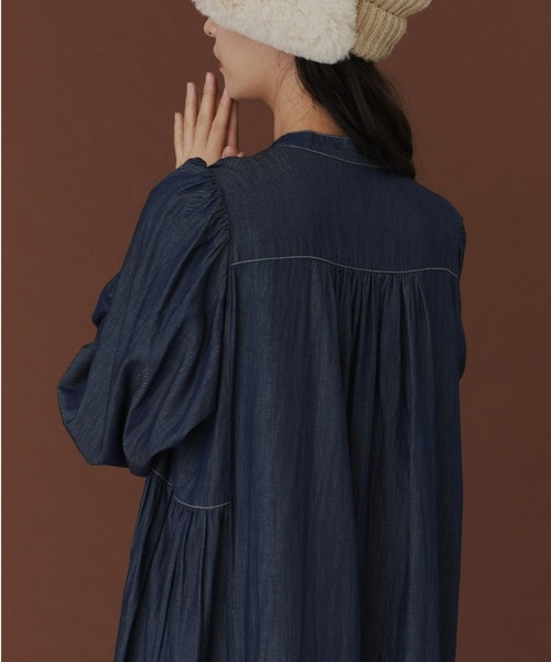 MERLOT(メルロー)の「キルトステッチデニムワンピース(ワンピース・レディース・インディゴブルー/ネイビー・FREE/SMALL)」の18枚目の写真