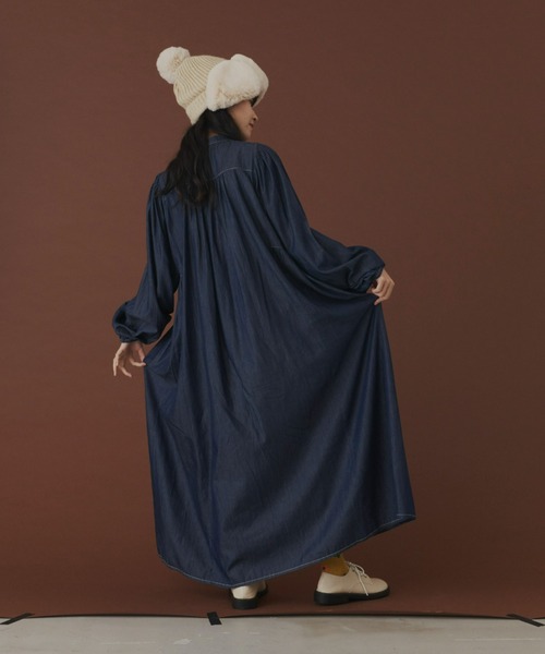 MERLOT(メルロー)の「キルトステッチデニムワンピース(ワンピース・レディース・インディゴブルー/ネイビー・FREE/SMALL)」の6枚目の写真