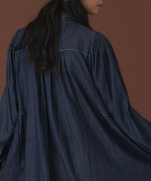 MERLOT(メルロー)の「キルトステッチデニムワンピース(ワンピース・レディース・インディゴブルー/ネイビー・FREE/SMALL)」の12枚目の写真