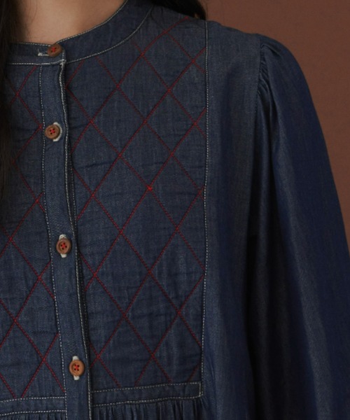 MERLOT(メルロー)の「キルトステッチデニムワンピース(ワンピース・レディース・インディゴブルー/ネイビー・FREE/SMALL)」の15枚目の写真