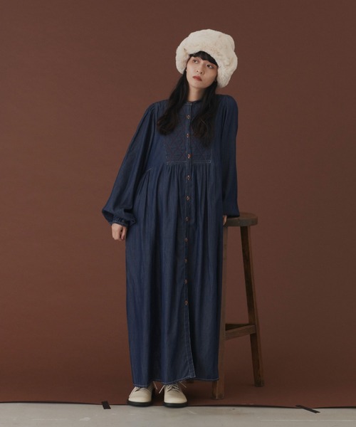 MERLOT(メルロー)の「キルトステッチデニムワンピース(ワンピース・レディース・インディゴブルー/ネイビー・FREE/SMALL)」の20枚目の写真