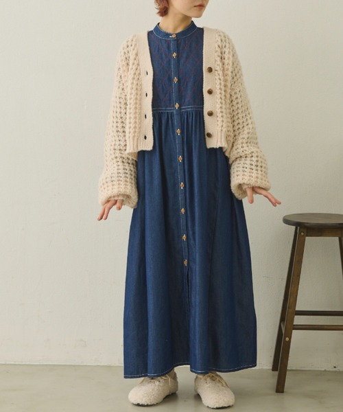 MERLOT(メルロー)の「キルトステッチデニムワンピース(ワンピース・レディース・インディゴブルー/ネイビー・FREE/SMALL)」の5枚目の写真