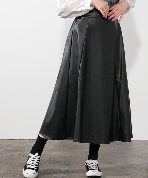 Honeys（ハニーズ）の「合皮フレアスカート（スカート・レディース・ブラック/ベージュ/モカ・S/M/L）」の11枚目の写真