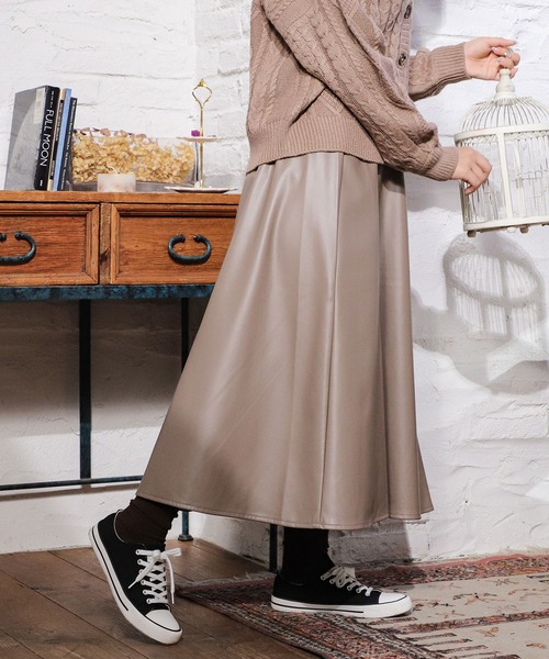 Honeys（ハニーズ）の「合皮フレアスカート（スカート・レディース・ブラック/ベージュ/モカ・S/M/L）」の12枚目の写真