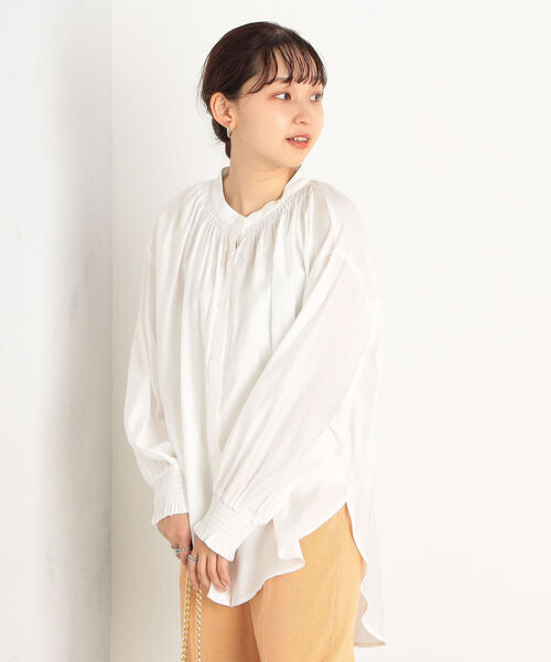 fredy couleur(フレディクルール)の「シャーリングギャザーシャツ(シャツ/ブラウス・レディース・チャコールグレー/ミント/オフホワイト・38)」の2枚目の写真