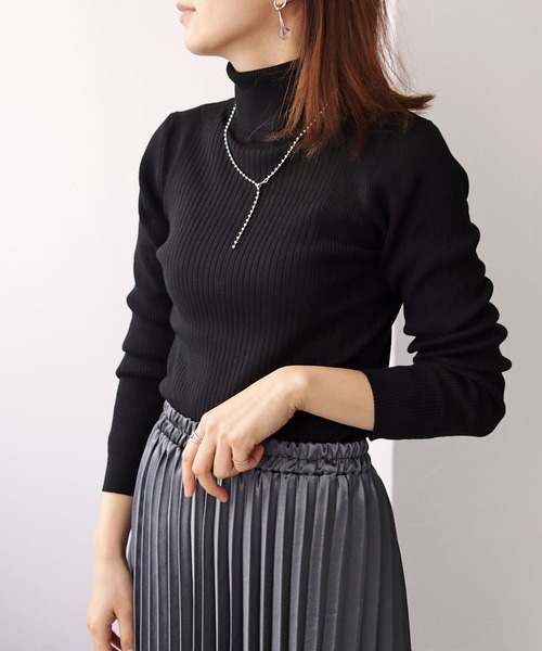 HER CLOSET（ハークローゼット）の「【cheriella】リブ切替タートルネックニット（ニット/セーター・レディース・ブラック/ブラウン/オフホワイト/ブルー/グリーン・M）」の3枚目の写真