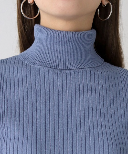 HER CLOSET（ハークローゼット）の「【cheriella】リブ切替タートルネックニット（ニット/セーター・レディース・ブラック/ブラウン/オフホワイト/ブルー/グリーン・M）」の13枚目の写真