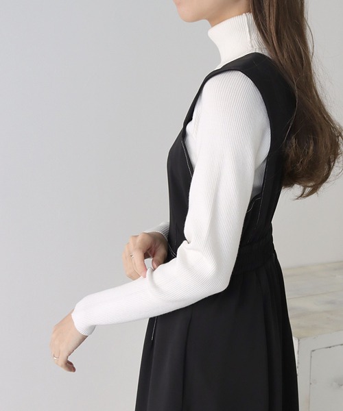 HER CLOSET（ハークローゼット）の「【cheriella】リブ切替タートルネックニット（ニット/セーター・レディース・ブラック/ブラウン/オフホワイト/ブルー/グリーン・M）」の19枚目の写真