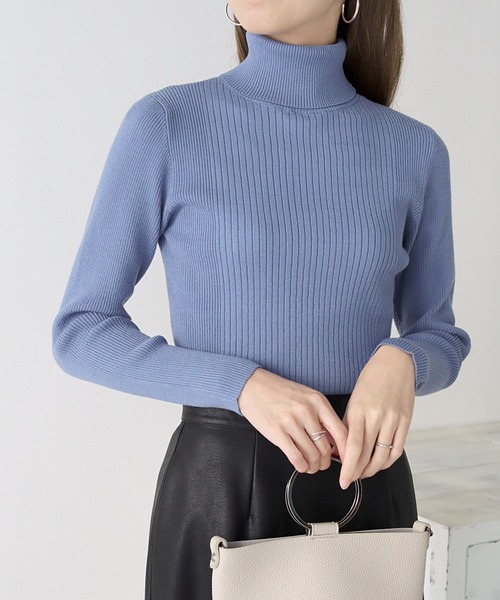 HER CLOSET（ハークローゼット）の「【cheriella】リブ切替タートルネックニット（ニット/セーター・レディース・ブラック/ブラウン/オフホワイト/ブルー/グリーン・M）」の8枚目の写真