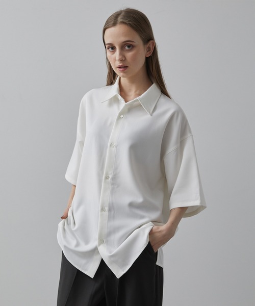 CLEL（クレイル）の「【CLEL】TR Loose Half Sleeve Regular Collar Shirt / TR ルーズ半袖レギュラーカラーシャツ【セットアップ対応】（シャツ/ブラウス・メンズ・チャコールグレー/アッシュブラウン/スモークグレー/グレイッシュベージュ/ホワイト/グレイッシュブルー/ダークグリーン/ブラック/ライトグレー/ベージュ/ブルー系その他/ミックスグレー/グレー系/アッシュ/チャコールアッシュ/ダークネイビー/ブラック系1・S/M/L/XS）」の21枚目の写真