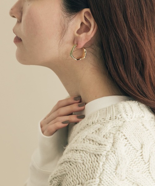 SMELLY(スメリー)の「カラーエポフープピアス(ピアス(両耳用)・レディース・カーキ・-)」の3枚目の写真