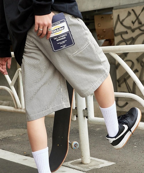 Dickies(ディッキーズ)の「Dickies/ディッキーズ ロゴピスネーム カラーワイドハーフショーツ<セットアップ可能>(チノパンツ・メンズ・ブラック/ネイビー/グリーン/アイボリー系/ベージュ/サックスブルー/アイボリー/ブルー・M/L/XL)」の5枚目の写真