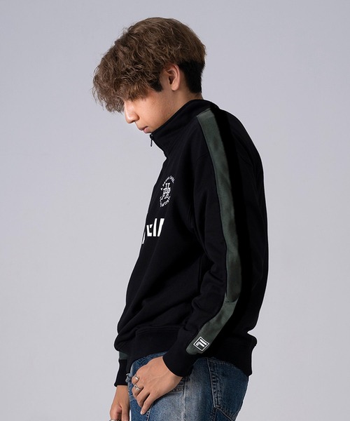 FILA（フィラ）の「FILA フィラ ブランドロゴ ツイルワッペン 刺繍 プリント 裏毛 ハーフジップ 長袖 スウェット トレーナー（スウェット・メンズ・ホワイト/ブラック/ネイビー/ピンク系その他/ブラック系その他/マスタード/ブルー・LL/M/L）」の17枚目の写真