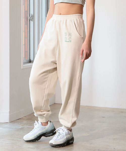 B:MING by BEAMS（ビーミングバイビームス）の「B:MING by BEAMS / 裏毛 ロゴ パンツ（130~160cm）（スウェットパンツ・キッズ・アイボリー/ラベンダー・150/160/130/140）」の3枚目の写真