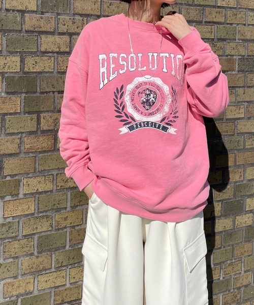 PBLIM（ページボーイリム）の「PAGEBOYLIM/カスレカレッジスウェット（スウェット・レディース・オフホワイト/ピンク/グリーン・MEDIUM/LARGE）」の5枚目の写真