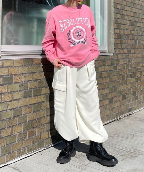 PBLIM（ページボーイリム）の「PAGEBOYLIM/カスレカレッジスウェット（スウェット・レディース・オフホワイト/ピンク/グリーン・MEDIUM/LARGE）」の8枚目の写真