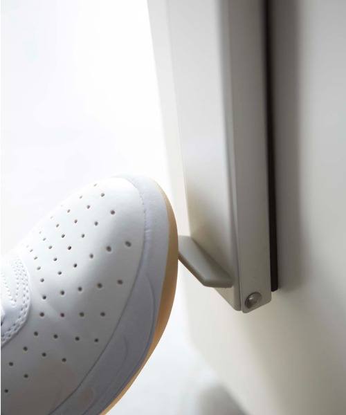 tower（タワー）の「tower マグネット折り畳み ドアストッパー スマート（掃除グッズ・レディース・ホワイト/ブラック・フリー）」の7枚目の写真