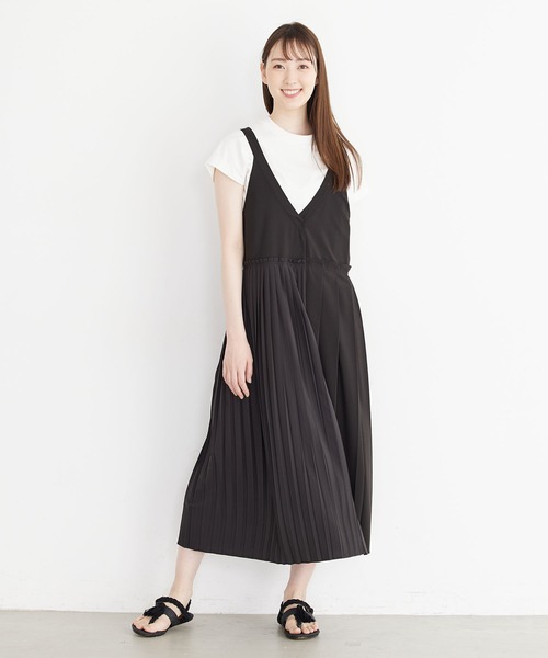 SILAS(サイラス)の「ASYMMETRIC PLEATED JUMPER SKIRT サイラスアシンメトリックプリーツジャンパースカート サロペット(ジャンパースカート・レディース・ブラック/ベージュ・ONE SIZE)」の2枚目の写真