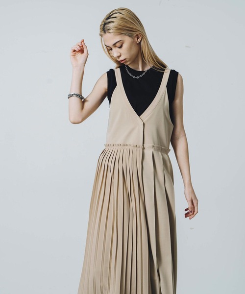 SILAS(サイラス)の「ASYMMETRIC PLEATED JUMPER SKIRT サイラスアシンメトリックプリーツジャンパースカート サロペット(ジャンパースカート・レディース・ブラック/ベージュ・ONE SIZE)」の17枚目の写真