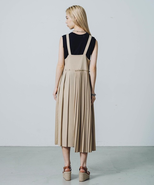 SILAS(サイラス)の「ASYMMETRIC PLEATED JUMPER SKIRT サイラスアシンメトリックプリーツジャンパースカート サロペット(ジャンパースカート・レディース・ブラック/ベージュ・ONE SIZE)」の11枚目の写真
