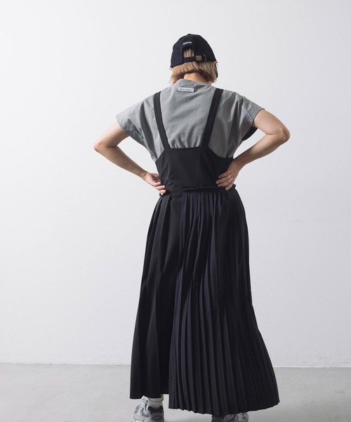 SILAS(サイラス)の「ASYMMETRIC PLEATED JUMPER SKIRT サイラスアシンメトリックプリーツジャンパースカート サロペット(ジャンパースカート・レディース・ブラック/ベージュ・ONE SIZE)」の20枚目の写真