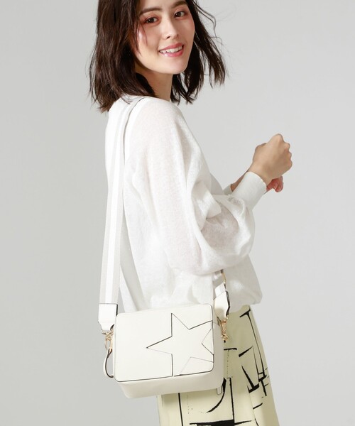 CAST:（キャストコロン）の「スターモチーフボックスポシェット（ショルダーバッグ・レディース・ブラック/ベージュ/オフホワイト/シルバー・FREE）」の5枚目の写真