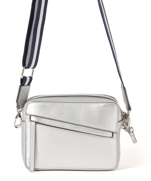 CAST:（キャストコロン）の「スターモチーフボックスポシェット（ショルダーバッグ・レディース・ブラック/ベージュ/オフホワイト/シルバー・FREE）」の10枚目の写真