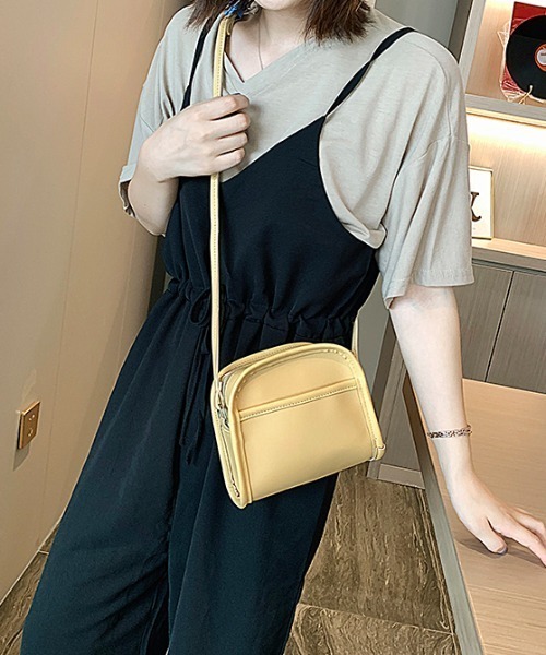 yuue' ( wear )（ユーイ）の「シンプル ショルダーバッグ（ショルダーバッグ・レディース・ホワイト/ブラック/イエロー/ライトグリーン・FREE）」の4枚目の写真