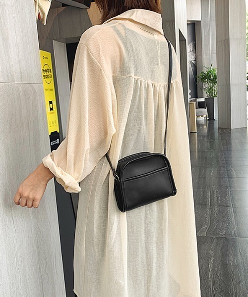 yuue' ( wear )（ユーイ）の「シンプル ショルダーバッグ（ショルダーバッグ・レディース・ホワイト/ブラック/イエロー/ライトグリーン・FREE）」の3枚目の写真