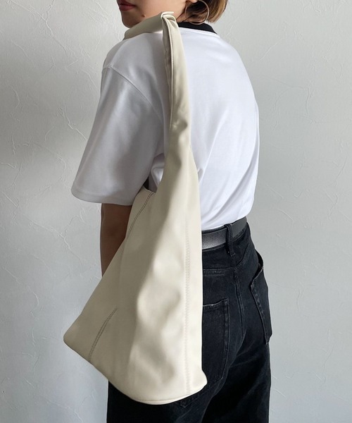 PAGEBOY(ページボーイ)の「ステッチラフトート(トートバッグ・レディース・オフホワイト/ブラック・FREE)」の2枚目の写真