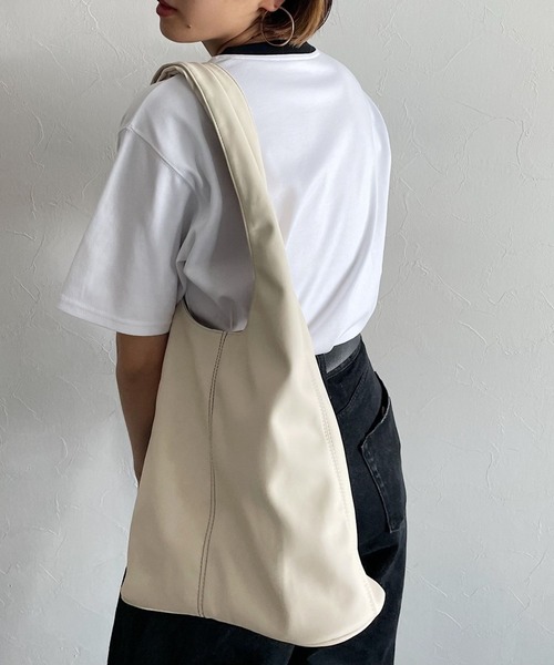 PAGEBOY(ページボーイ)の「ステッチラフトート(トートバッグ・レディース・オフホワイト/ブラック・FREE)」の4枚目の写真