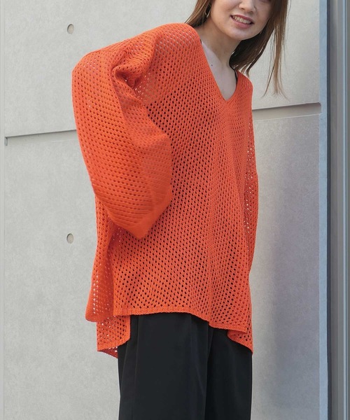 CORNERS(コーナーズ)の「フィッシュネット編みVネックニット(ニット/セーター・レディース・ブラック/オレンジ/ブルー/アイボリー・M)」の18枚目の写真