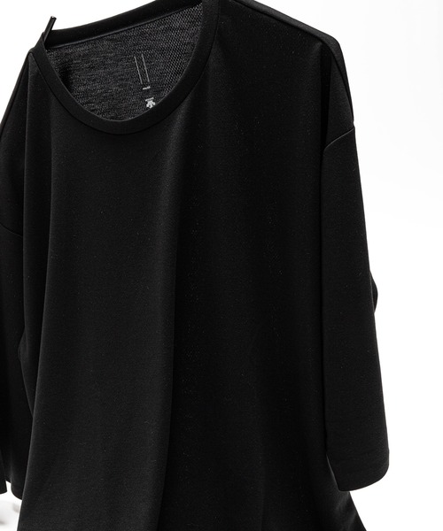DESCENTE PAUSE（デサントポーズ）の「【DESCENTE PAUSE】別注 ゼロシーム ハーフスリーブTシャツ（Tシャツ/カットソー・メンズ・ブラック/ベージュ/ネイビー/ブルー・MEDIUM/LARGE/X-LARGE）」の10枚目の写真