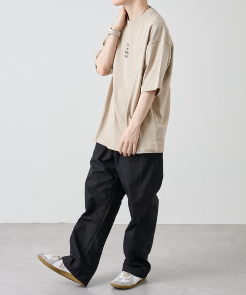 COLONY 2139（コロニートゥーワンスリーナイン）の「前後刺繍BIGシルエットTシャツ / 両面刺繍ルーズシルエットTee（Tシャツ/カットソー・メンズ・ホワイト/ブラック/グレイッシュベージュ・MEDIUM/LARGE）」の4枚目の写真