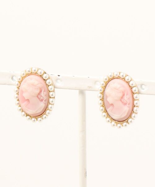 Maison de FLEUR（メゾンドフルール）の「カメオピアス（ピアス（両耳用）・レディース・ピンク・FREE）」の2枚目の写真