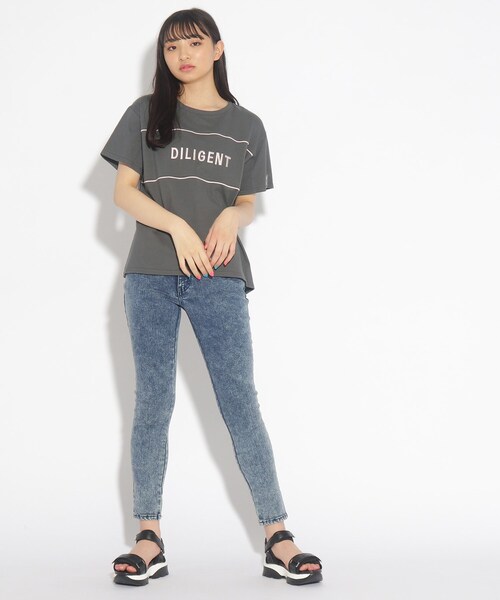 PINK-latte（ピンクラテ）の「◆【コットン100％】3DロゴししゅうTシャツ（Tシャツ/カットソー・キッズ・ブルー/オフホワイト/ベビーピンク/チャコールグレー・14/15 /16）」の16枚目の写真