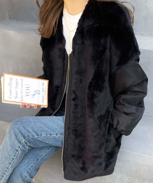 moment+（モーメントプラス）の「フェイクファー切替ノーカラージップアップミリタリーブルゾン（ミリタリージャケット・レディース・ブラック/カーキ/アイボリー・M）」の6枚目の写真